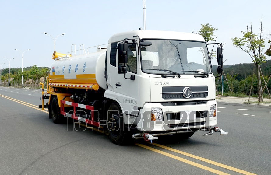 东风天锦12吨洒水喷雾车