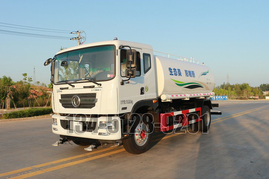 东风D9 14吨洒水车