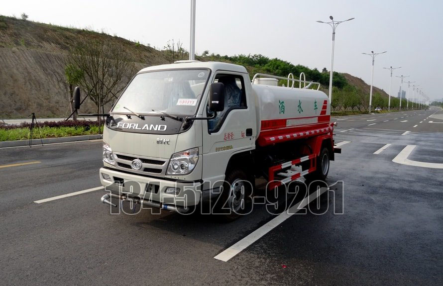 福田时代3吨洒水车