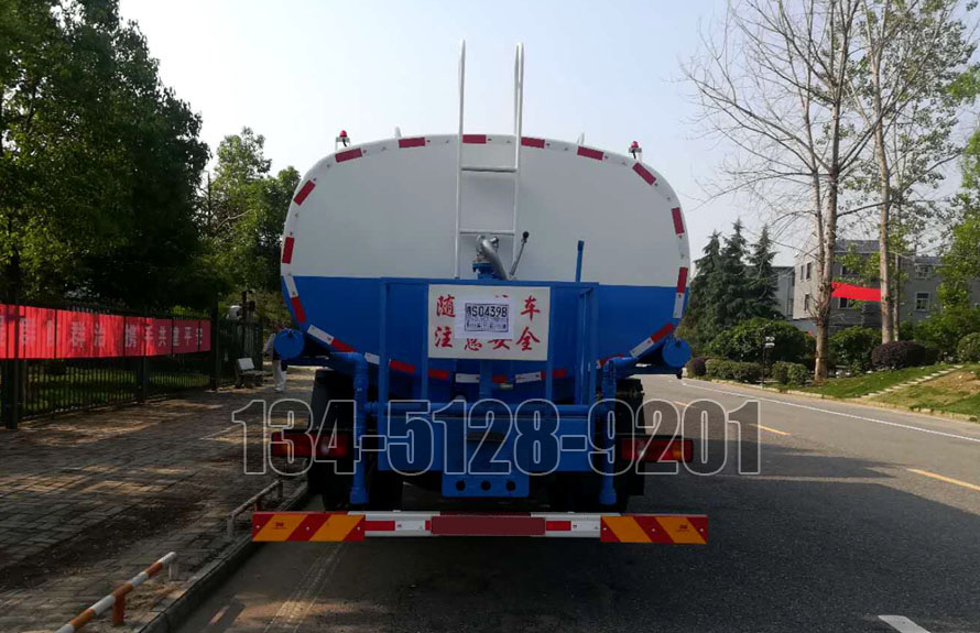 东风T3 12吨洒水车