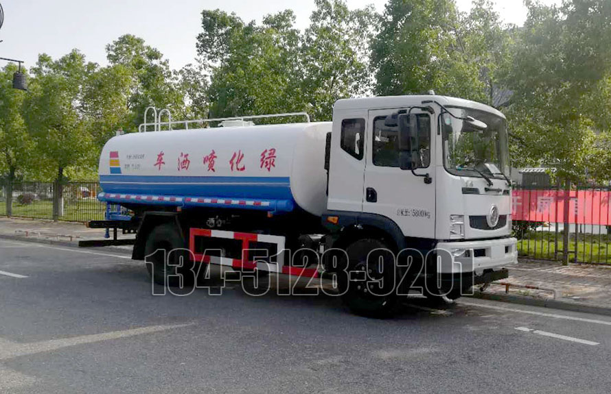 东风T3 12吨洒水车