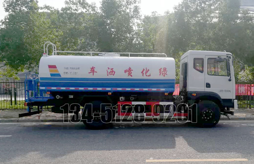 东风T3 12吨洒水车