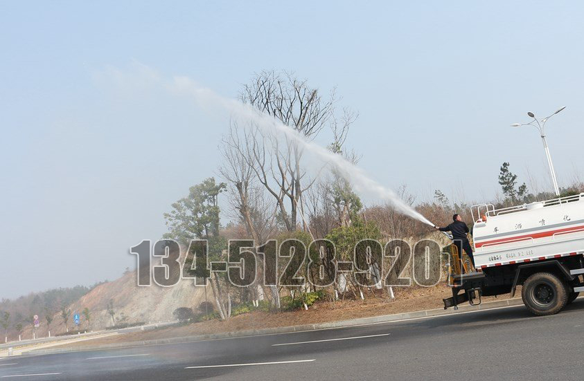 福田12吨公路洒水车绿化高炮实拍图片