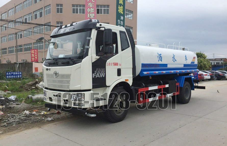 解放J6 12吨洒水车