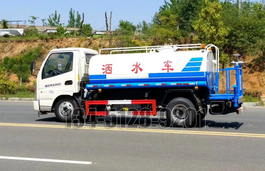 凯马5吨洒水车